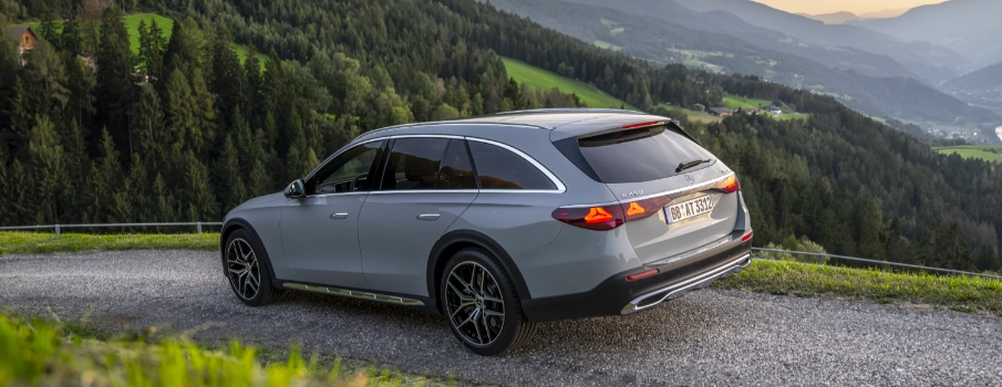 Mercedes Classe E All Terrain guida su neve